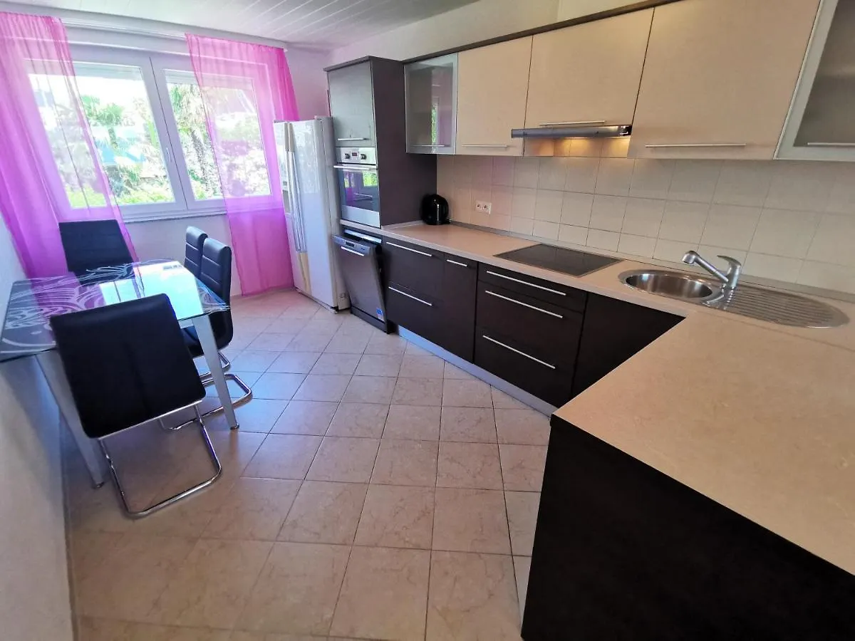 Apartment Niko 4 Pax Драмаль