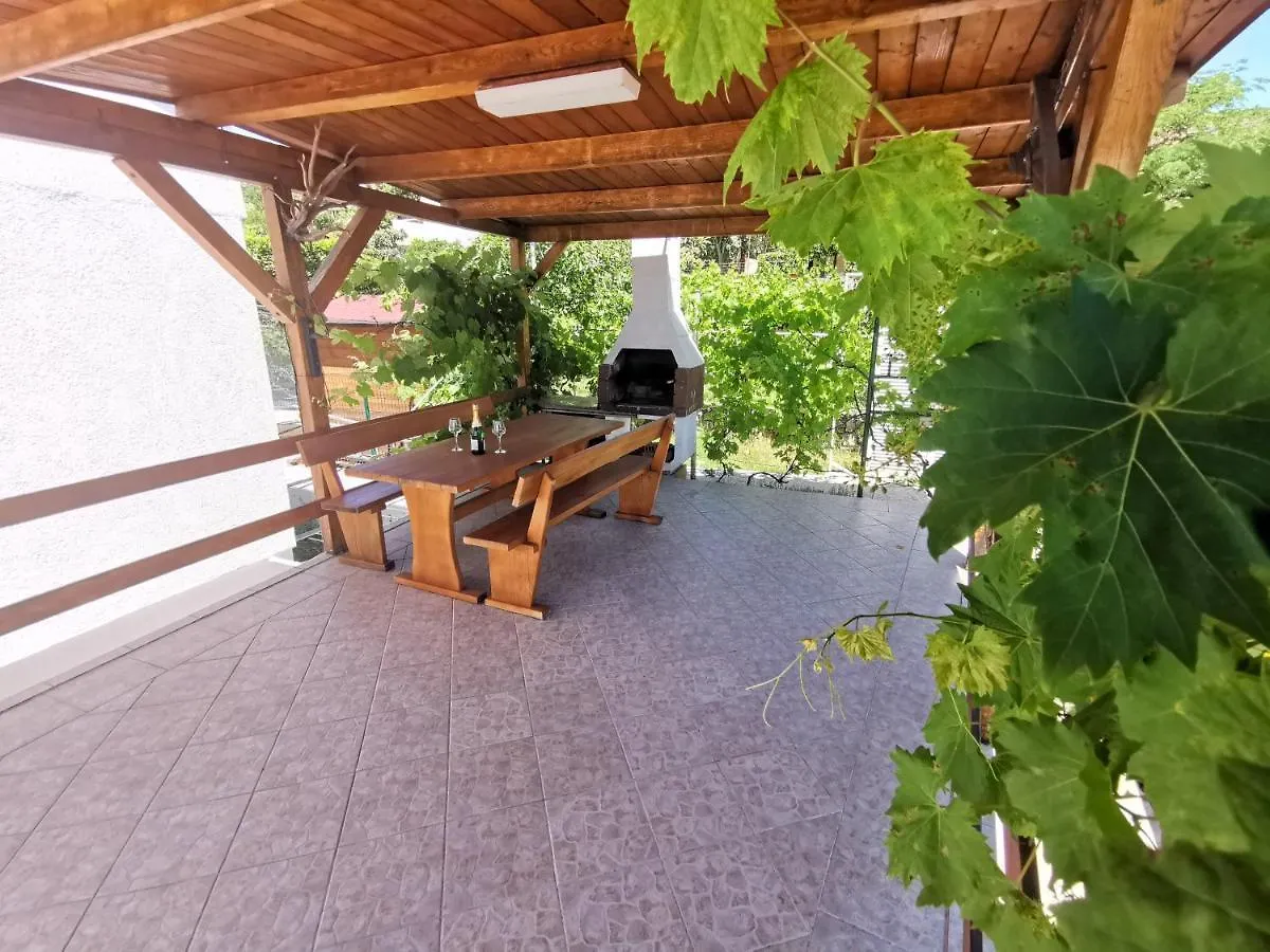 Apartment Niko 4 Pax Драмаль